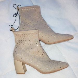 Brand new never worn boots size9